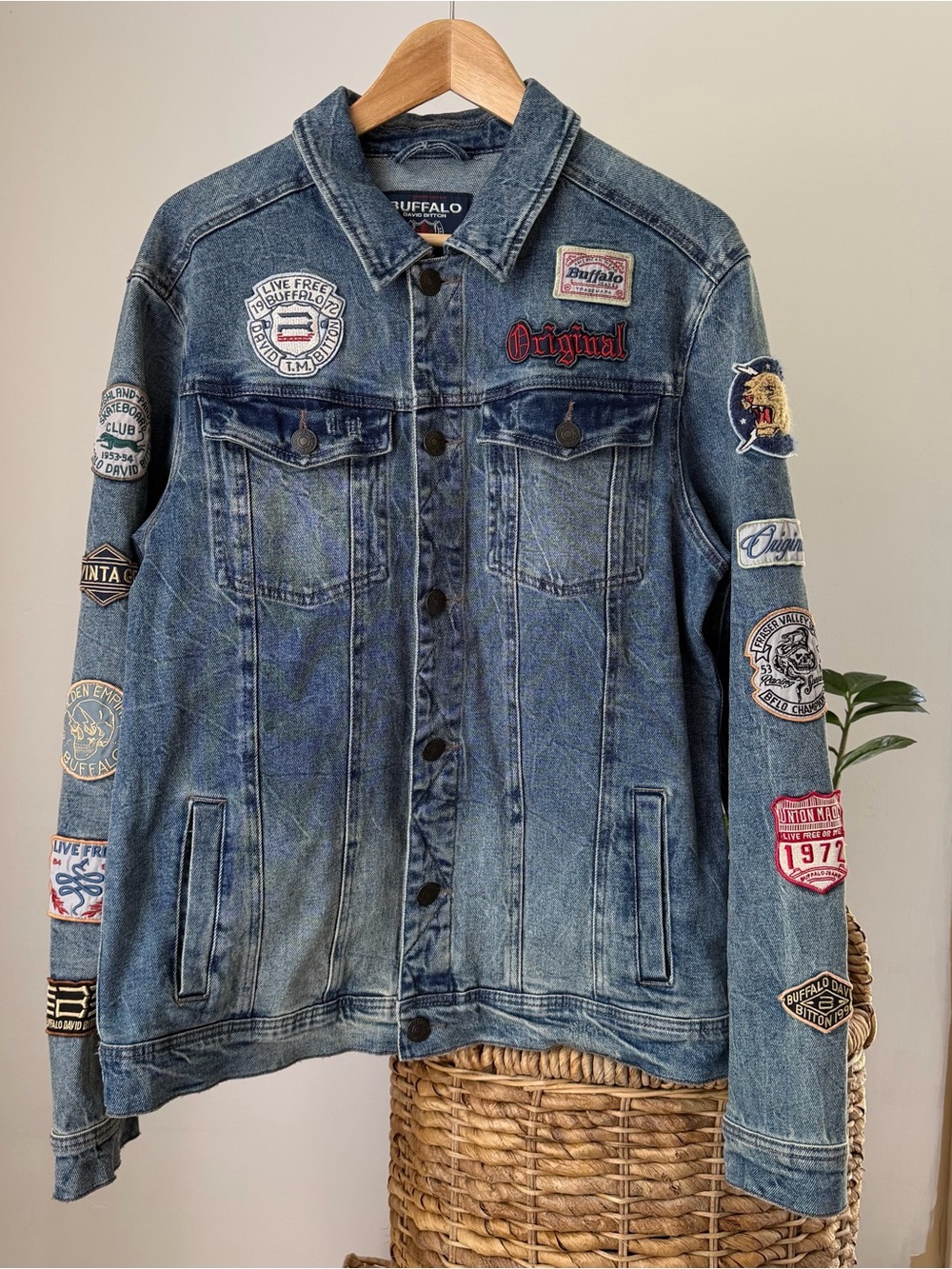 Men's BUFFALO David Bitton Blue Denim Jean Jacket Trucker Moto Patches Large L